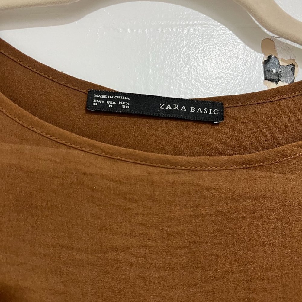 Zara Basic Brown Blouse with Sleeve Buttons - Effortless Elegance 🤎✨ - Picture 2 of 4